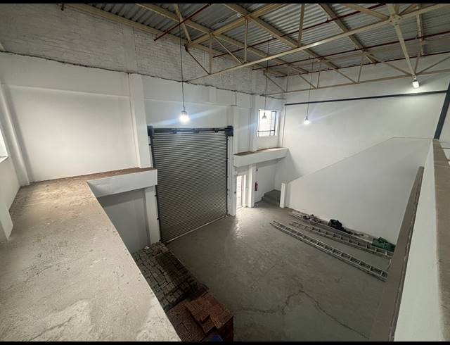 214M² FACTORY TO LET IN BLACKHEATH INDUSTRIAL